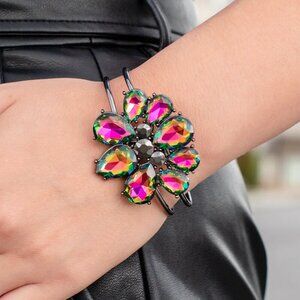 Paparazzi Jewelry - DAUNTLESS is More - Multi Oil Spill Bracelet - Vintage